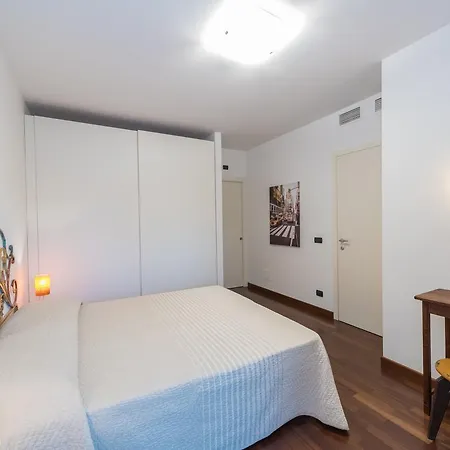 Le Torri In Darsena Lägenhet